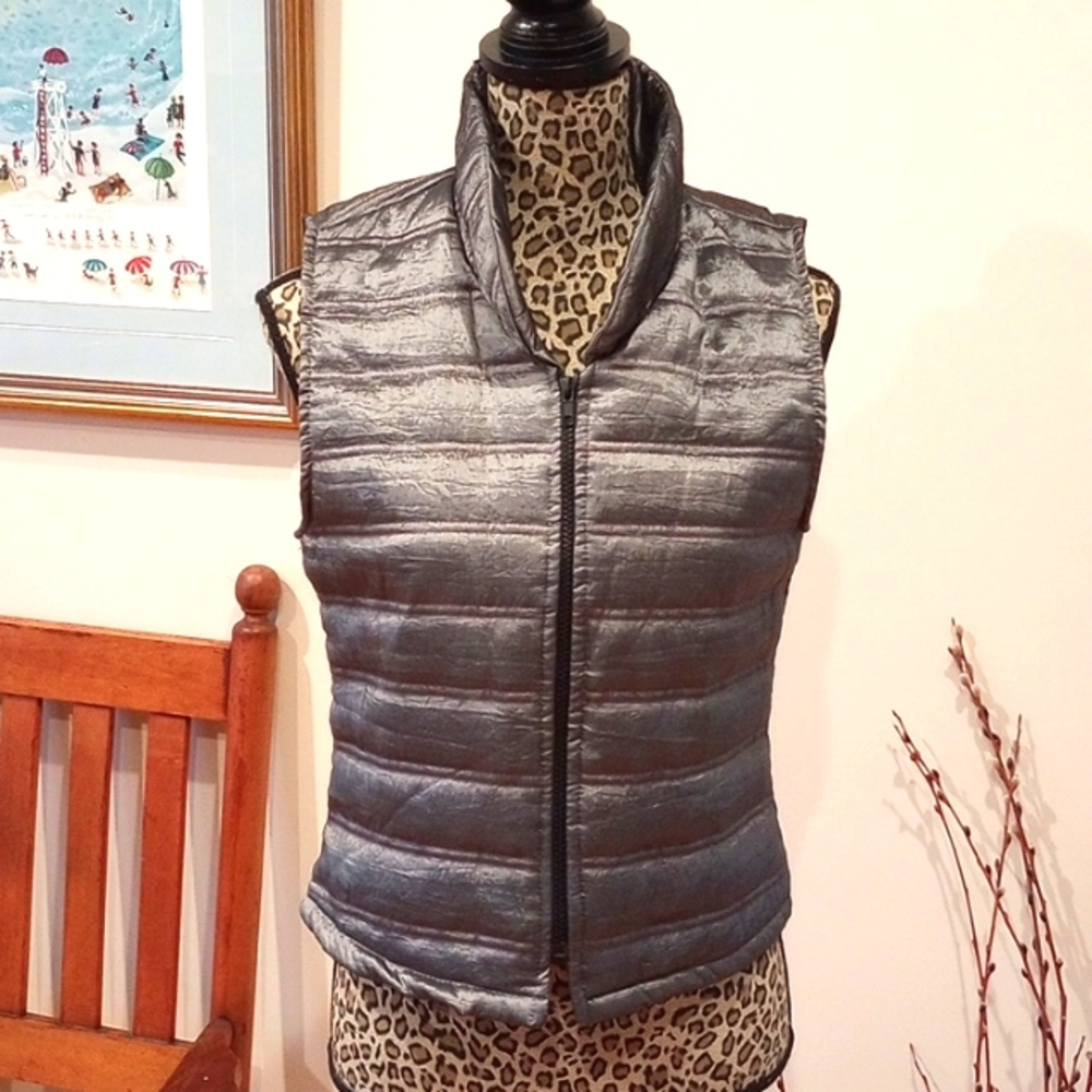 Wild, Ladies, Puffer Vest Size:M Color: Silver